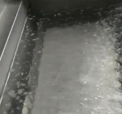 净水溢流